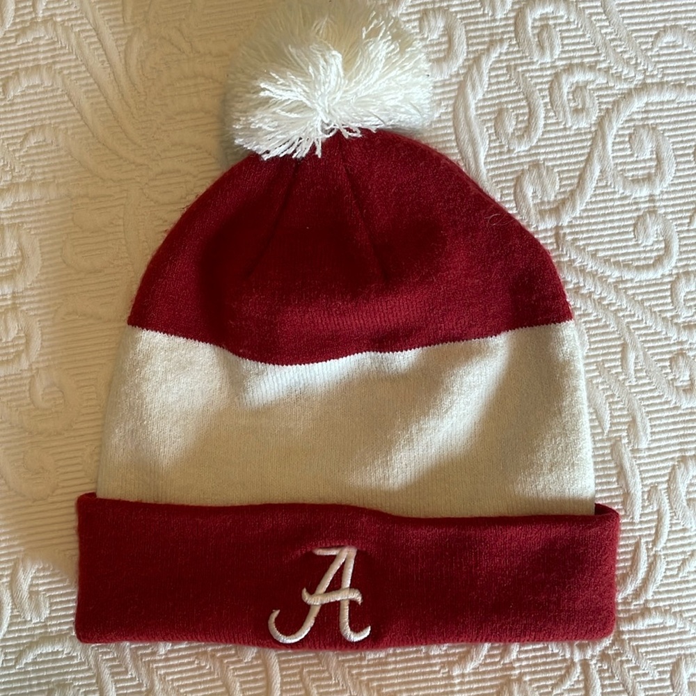 Nike knit hat with Pom; U of Alabama embroidered A, crimson and white